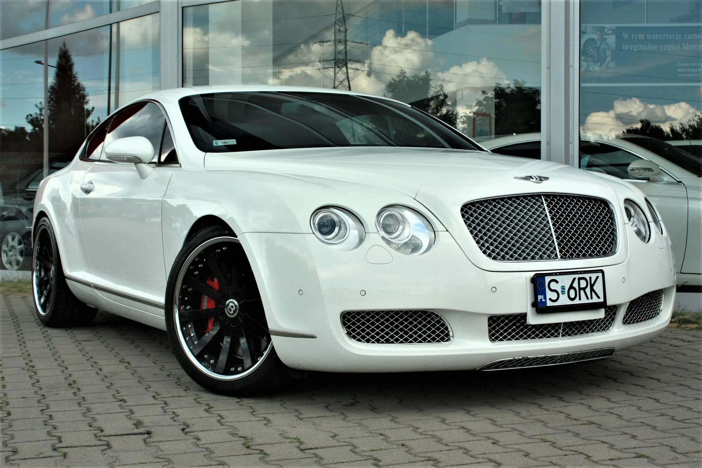 Zdjęcie ogłoszenia